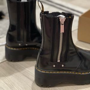 DR MARTENS | LIKE NEW 2976 Max Leather Platform Chelsea Boots US 9|EU 41…